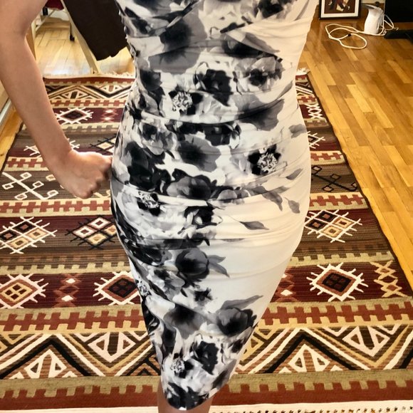 *NWT* White Floral-Print Surplice Neckline Cotton Dress - Made in Canada - XXS - Picture 4 of 16